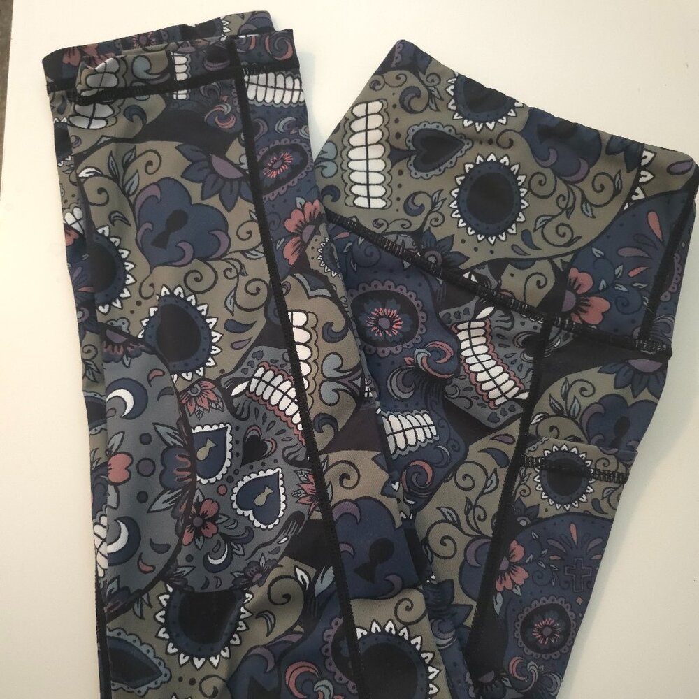 Constantly Varied Gear | CVG | Midnight Skulls | Capri Leggings - Picture 3 of 3